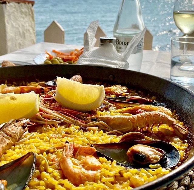 341151243_140225245684411_4260352766249938367_n..jpg - Marbella